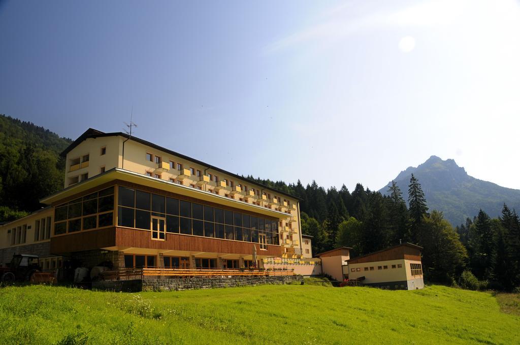Hotel Boboty Терхова Экстерьер фото