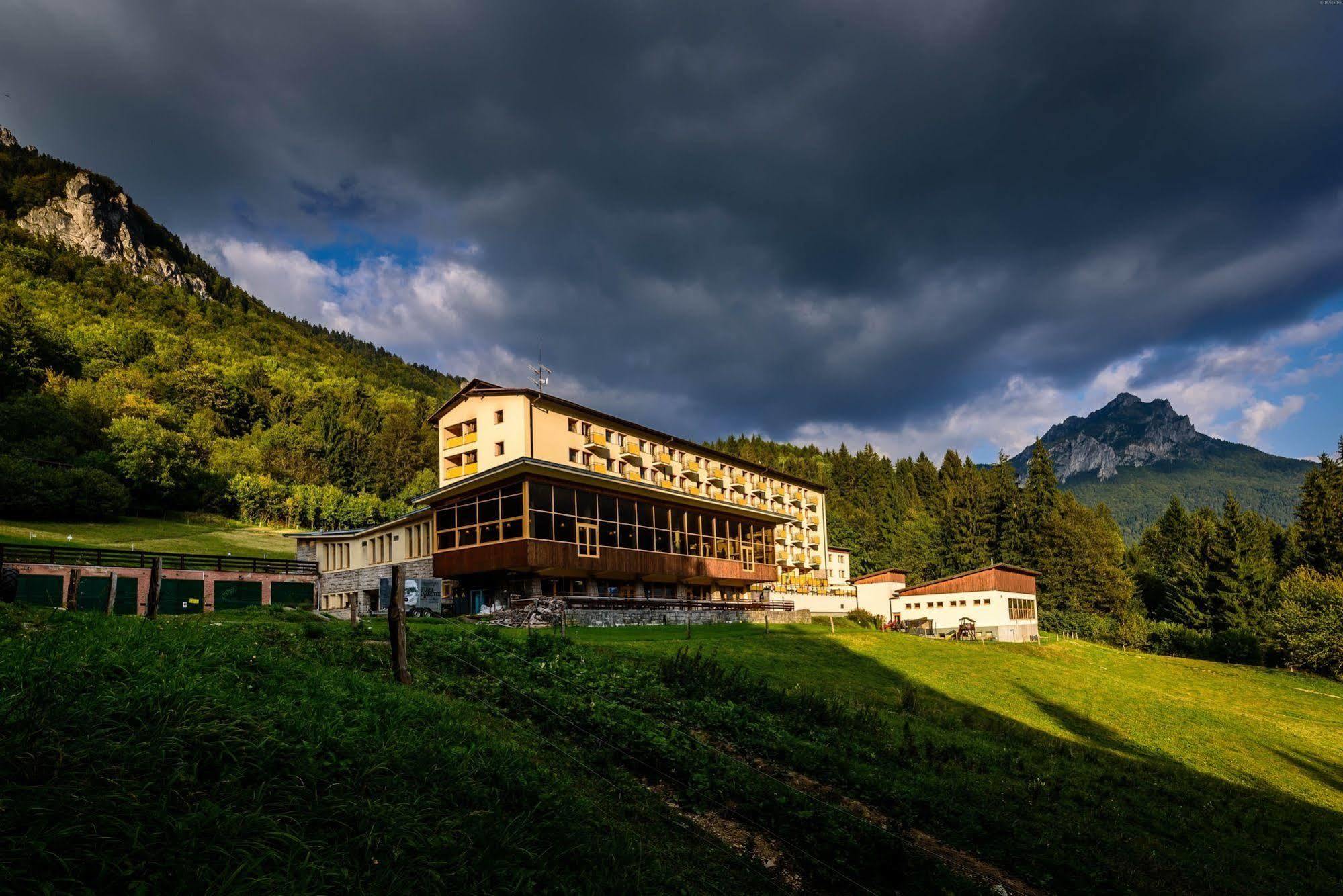 Hotel Boboty Терхова Экстерьер фото